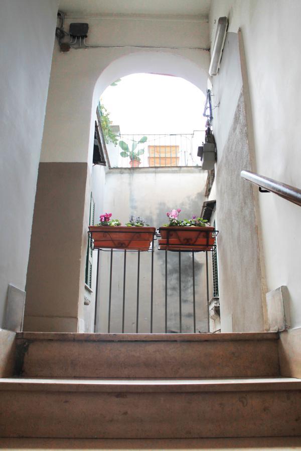 Vesuviane 'E Belle 'Mbriane B&B Νάπολη Εξωτερικό φωτογραφία